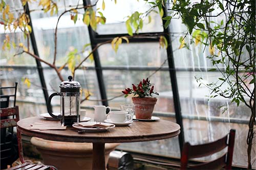 café